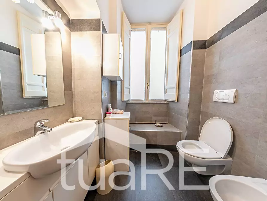 Immagine 26 di Appartamento in vendita  in Via Borgognona a Roma