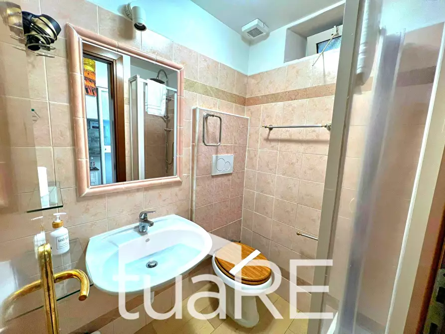 Immagine 3 di Appartamento in vendita  in Via Di Porta Cavalleggeri a Roma