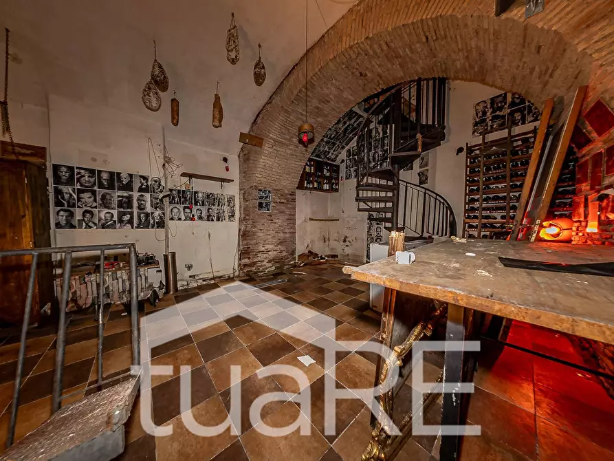 Immagine 16 di Negozio in vendita  in Via Del Gesu' a Roma