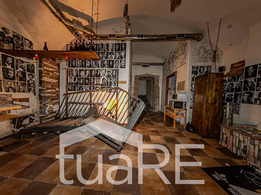 Immagine 17 di Negozio in vendita  in Via Del Gesu' a Roma