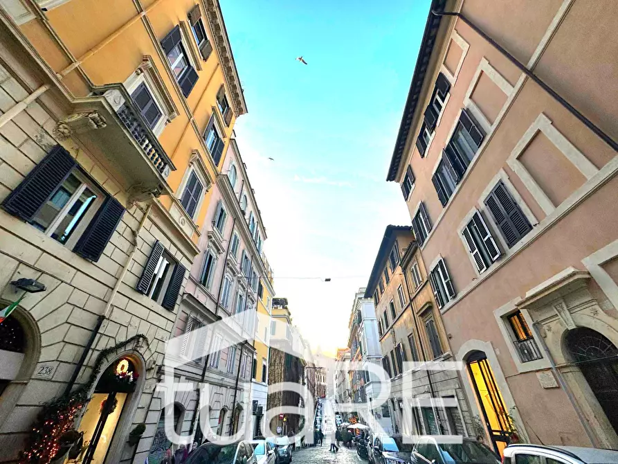 Immagine 20 di Appartamento in vendita  in Via Del Boschetto a Roma