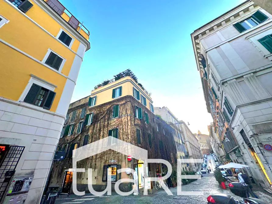 Immagine 21 di Appartamento in vendita  in Via Del Boschetto a Roma