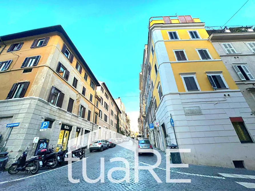 Immagine 23 di Appartamento in vendita  in Via Del Boschetto a Roma