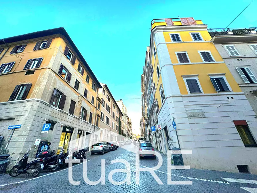 Immagine 24 di Appartamento in vendita  in Via Del Boschetto a Roma