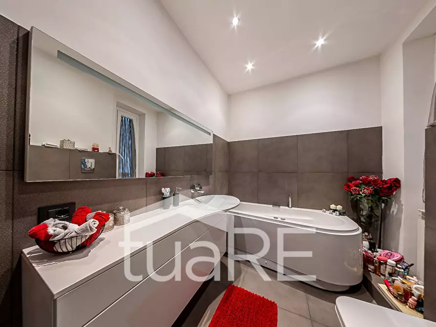 Immagine 21 di Appartamento in vendita  in Via Lorenzo Il Magnifico a Roma