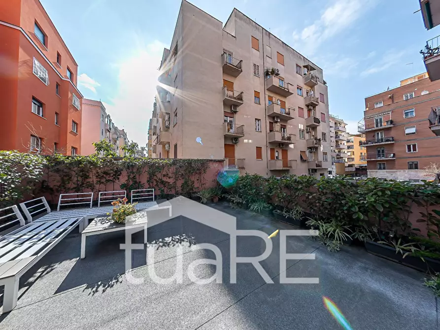 Immagine 30 di Appartamento in vendita  in Via Lorenzo Il Magnifico a Roma