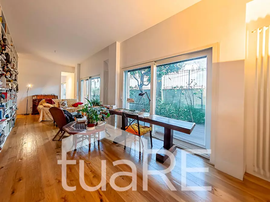 Immagine 3 di Appartamento in vendita  in Via Odoardo Beccari a Roma