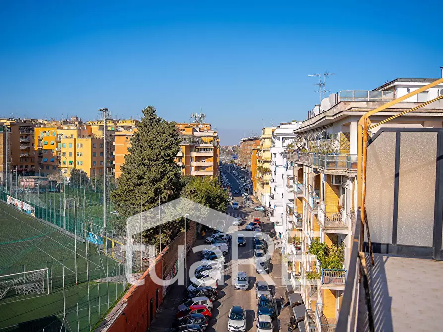 Immagine 26 di Attico in vendita  in Via Teodorico a Roma