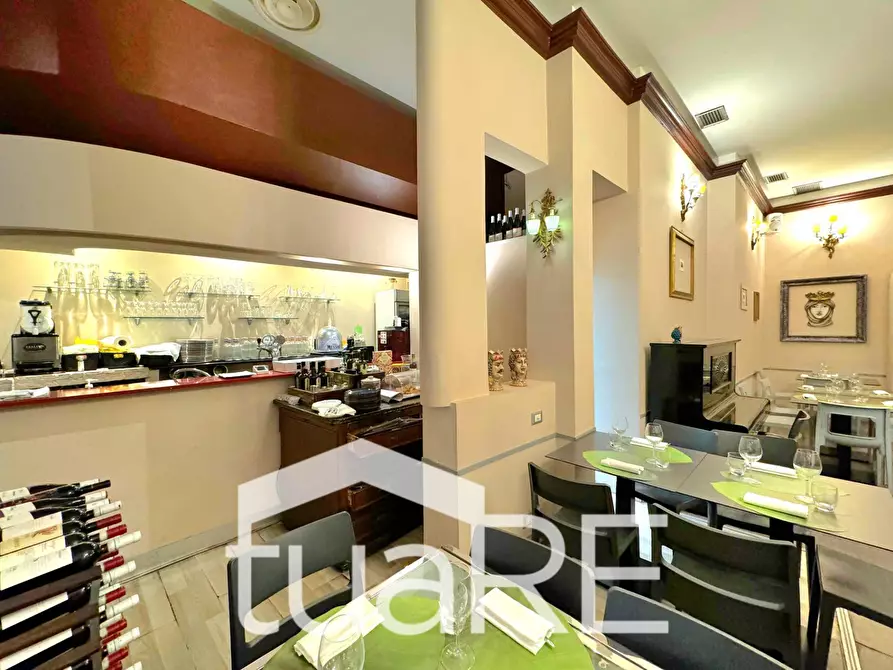 Immagine 12 di Negozio in vendita  in Via Leccosa a Roma