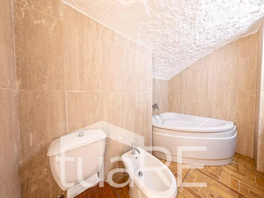 Immagine 5 di Appartamento in vendita  in Via Della Chiesa Nuova a Roma