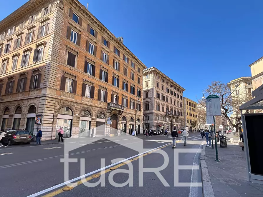 Immagine 16 di Appartamento in vendita  in Via Della Chiesa Nuova a Roma