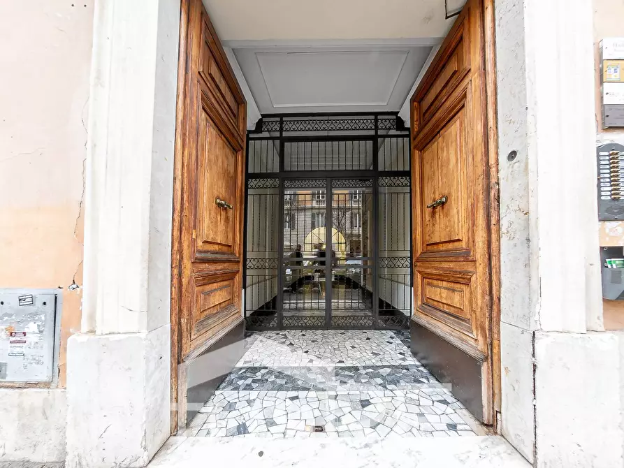 Immagine 11 di Appartamento in vendita  in Via Degli Scipioni a Roma