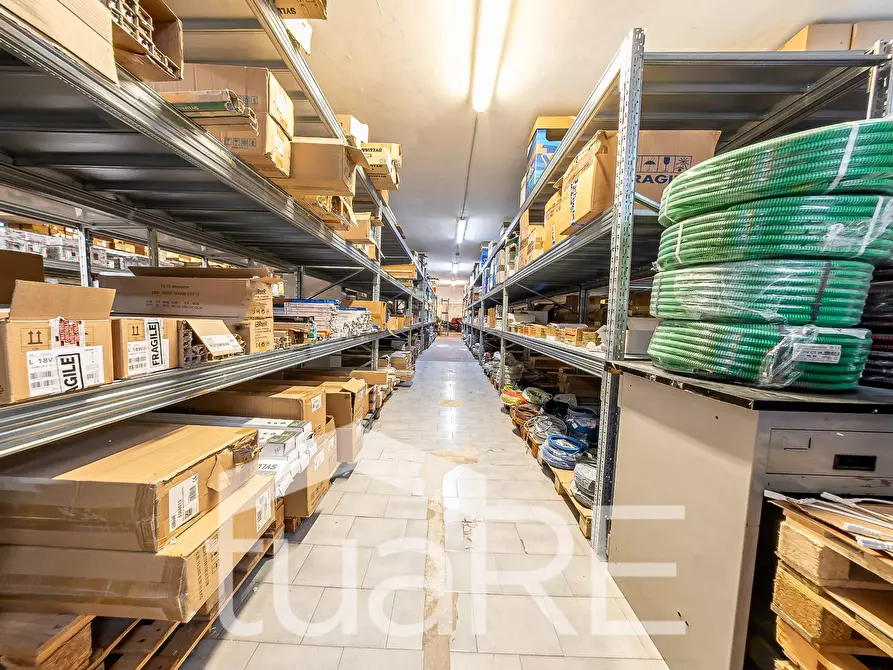 Immagine 4 di Negozio in vendita  in Via Giuseppe Ravizza a Roma