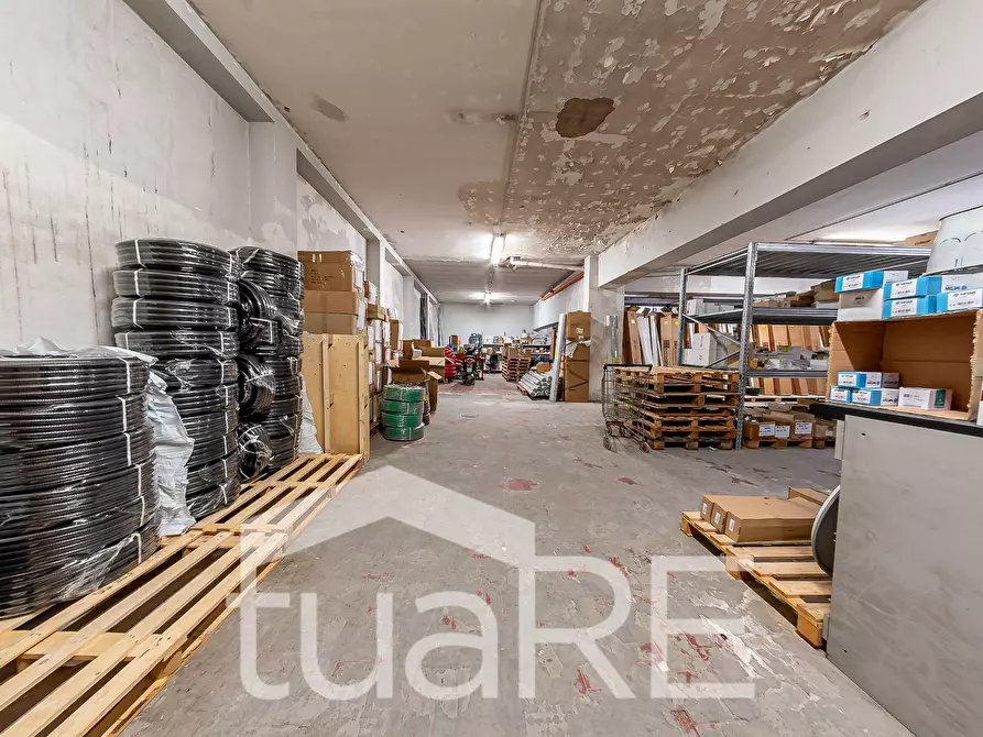 Immagine 5 di Negozio in vendita  in Via Giuseppe Ravizza a Roma