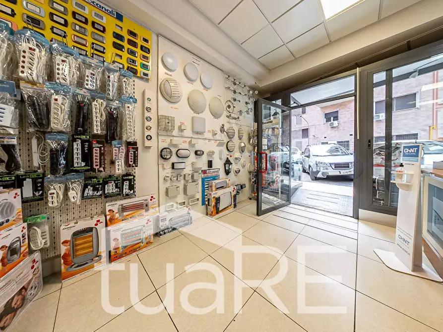 Immagine 16 di Negozio in vendita  in Via Giuseppe Ravizza a Roma