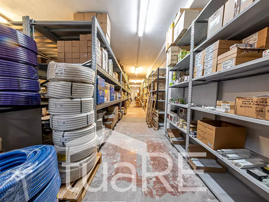 Immagine 30 di Negozio in vendita  in Via Giuseppe Ravizza a Roma