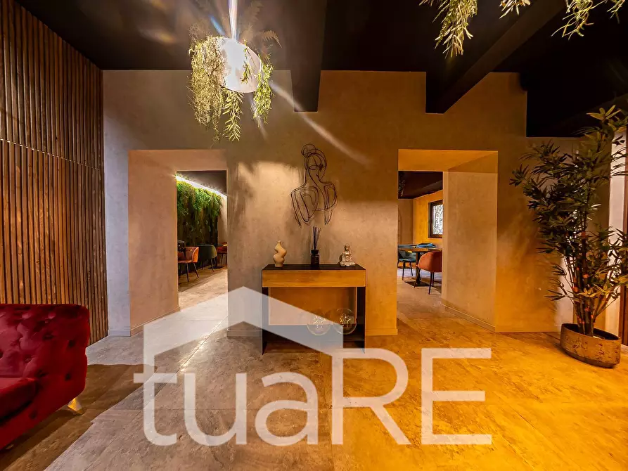 Immagine 24 di Negozio in vendita  in Via Nizza a Roma