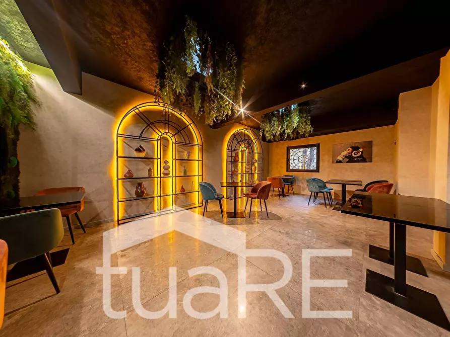 Immagine 3 di Negozio in vendita  in Via Nizza a Roma