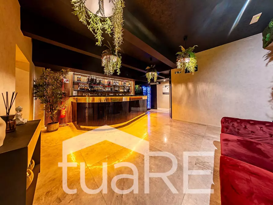 Immagine 25 di Negozio in vendita  in Via Nizza a Roma