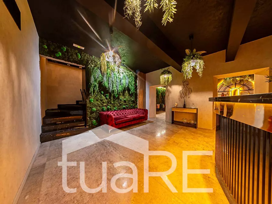 Immagine 27 di Negozio in vendita  in Via Nizza a Roma