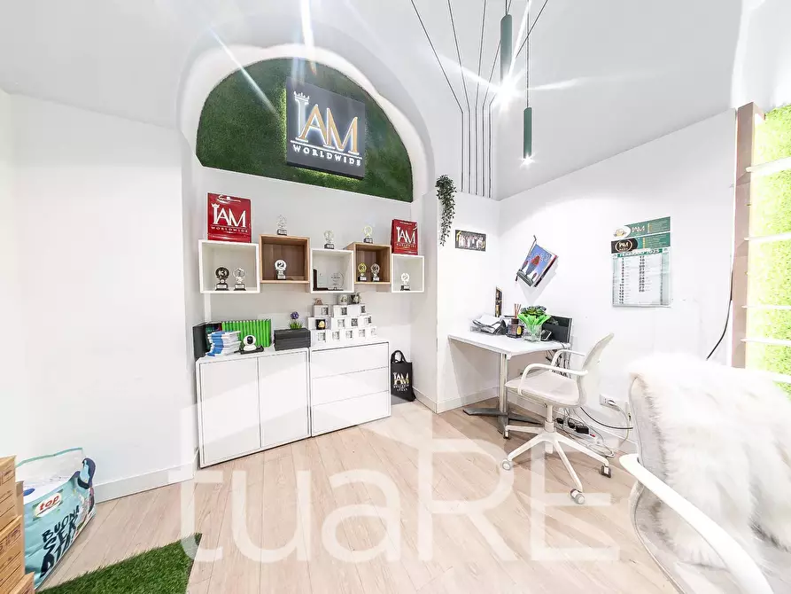 Immagine 6 di Negozio in affitto  in Via Silla a Roma