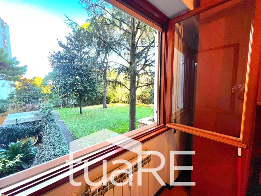 Immagine 24 di Appartamento in vendita  in Via Passo Del Turchino a Roma