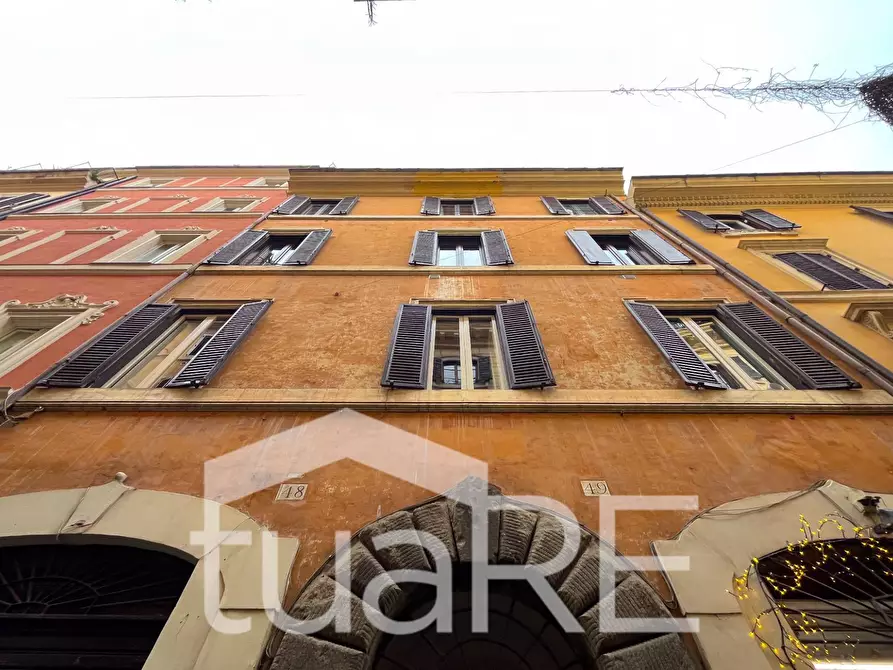 Immagine 2 di Magazzino in vendita  in Via Dei Banchi Nuovi a Roma