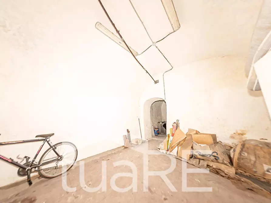 Immagine 5 di Magazzino in vendita  in Via Dei Banchi Nuovi a Roma