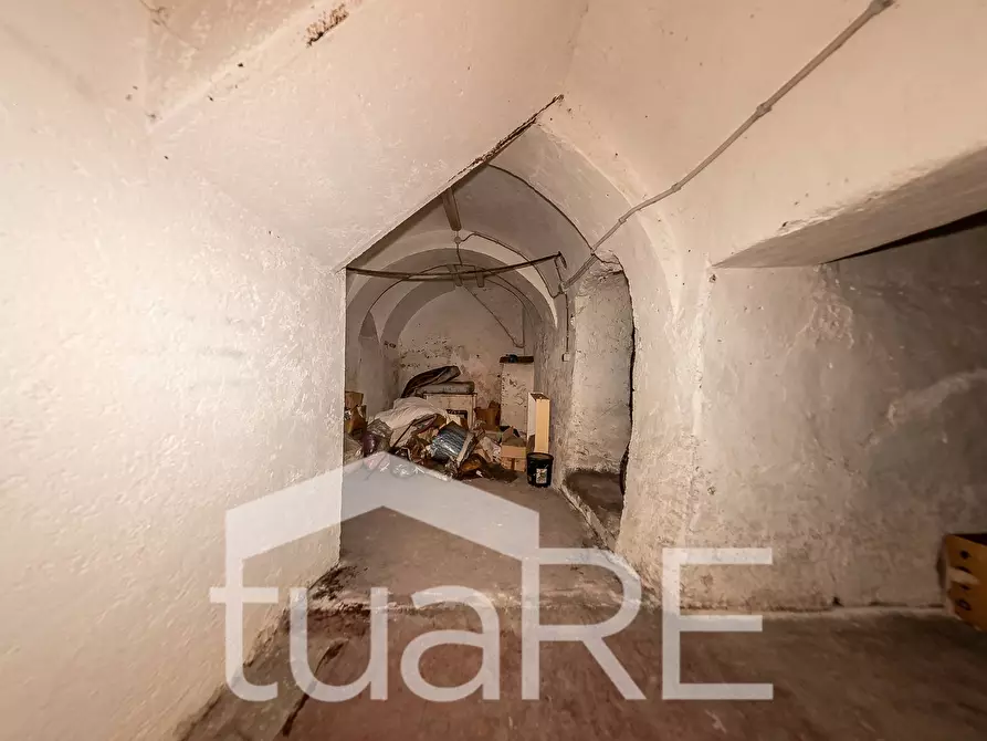 Immagine 8 di Magazzino in vendita  in Via Dei Banchi Nuovi a Roma