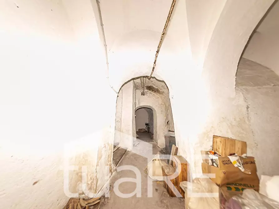 Immagine 13 di Magazzino in vendita  in Via Dei Banchi Nuovi a Roma