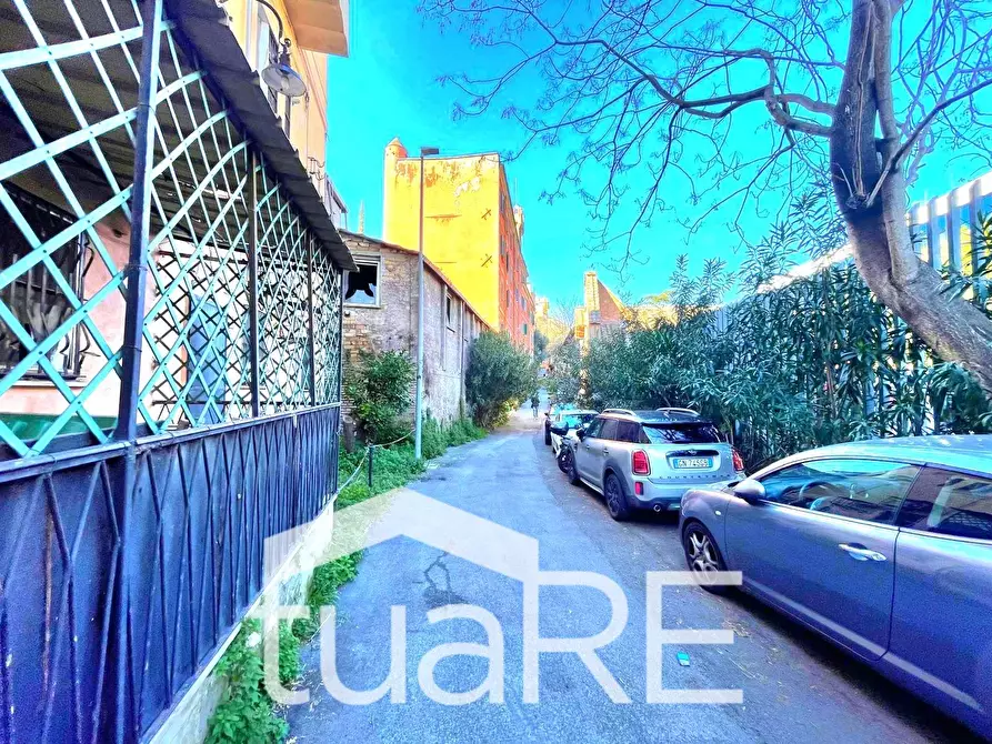 Immagine 9 di Appartamento in vendita  in Via Di San Tommaso D'aquino a Roma