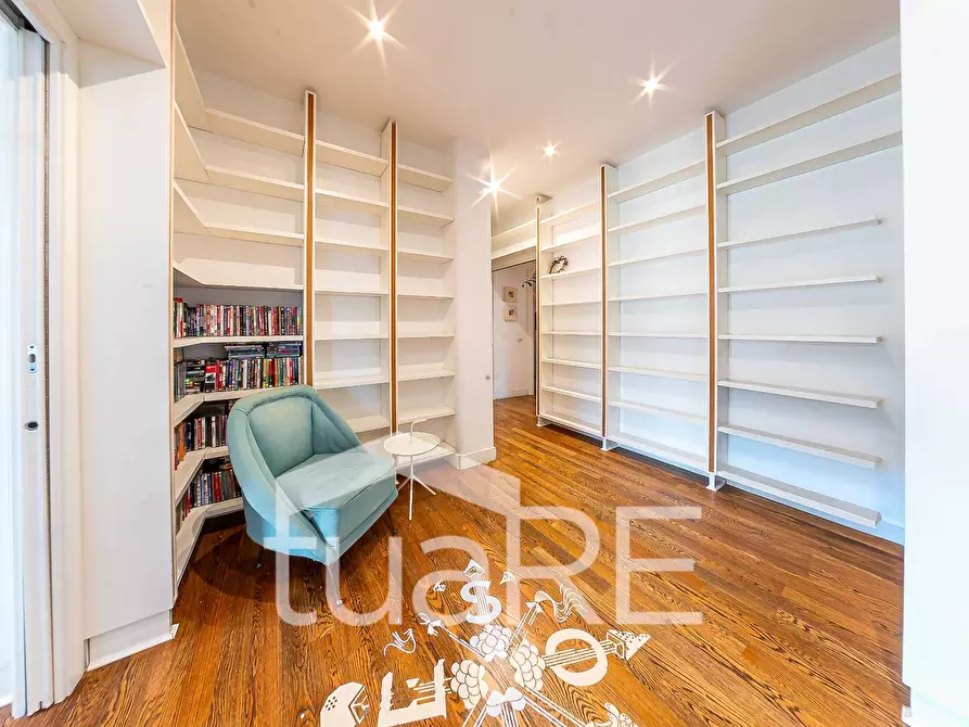 Immagine 30 di Appartamento in vendita  in Via Buccari a Roma