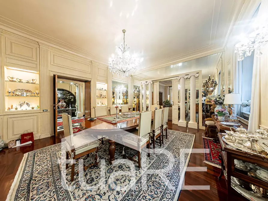 Immagine 2 di Appartamento in vendita  in Via Archimede a Roma