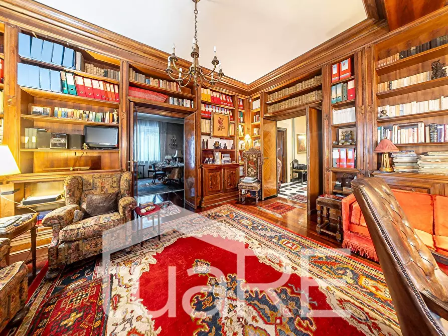 Immagine 9 di Appartamento in vendita  in Via Archimede a Roma