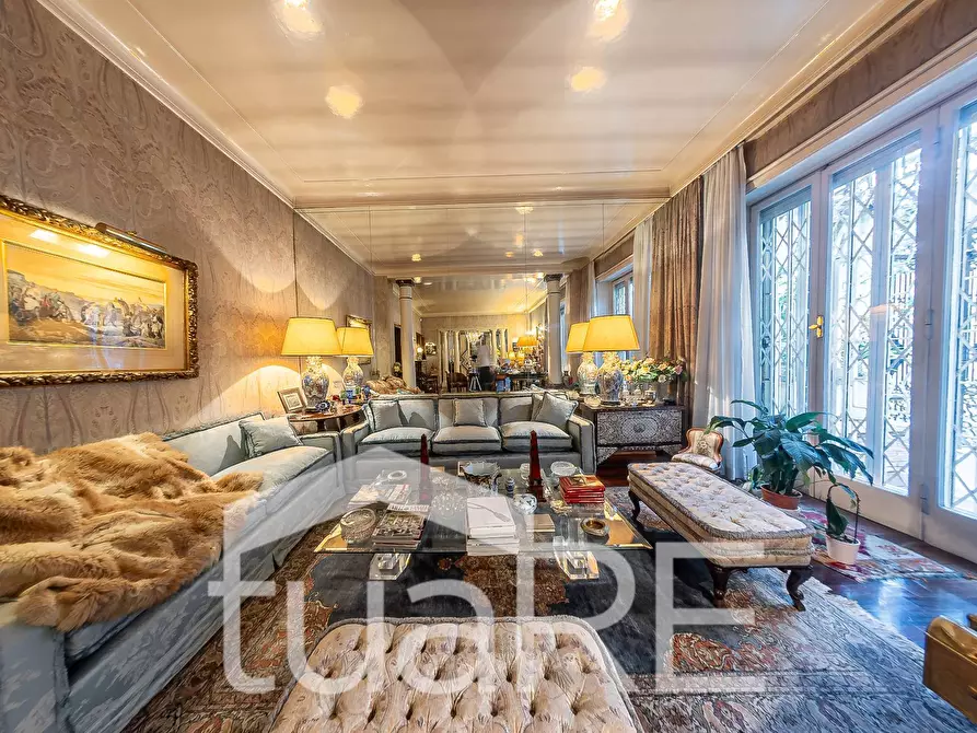 Immagine 15 di Appartamento in vendita  in Via Archimede a Roma