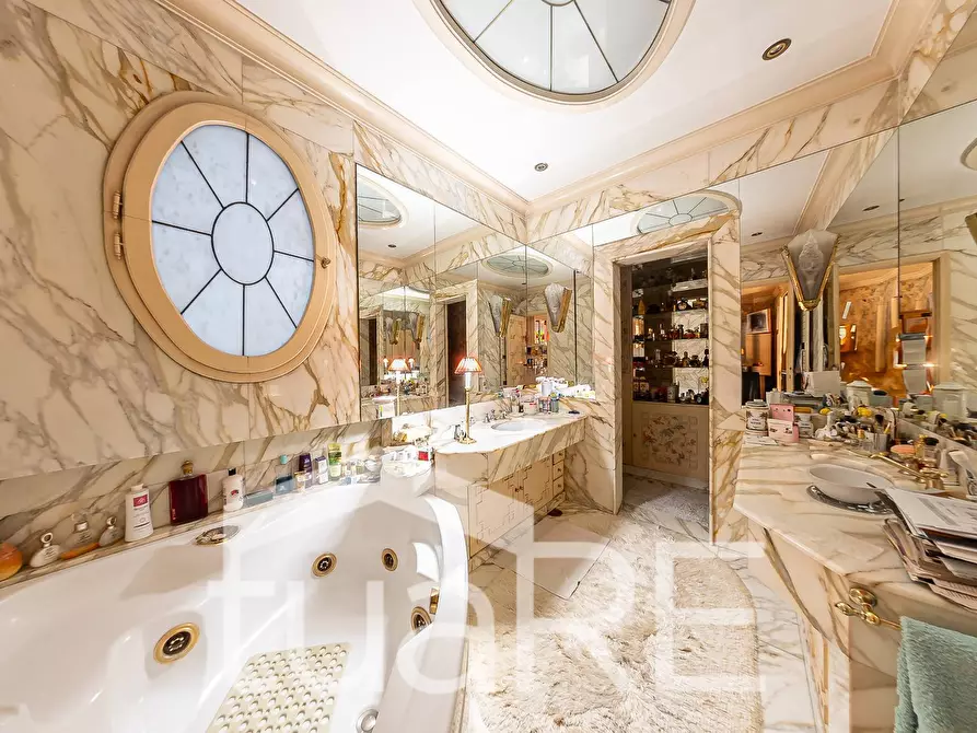 Immagine 18 di Appartamento in vendita  in Via Archimede a Roma