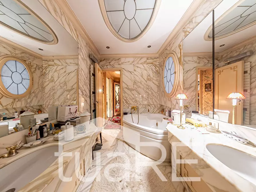 Immagine 19 di Appartamento in vendita  in Via Archimede a Roma