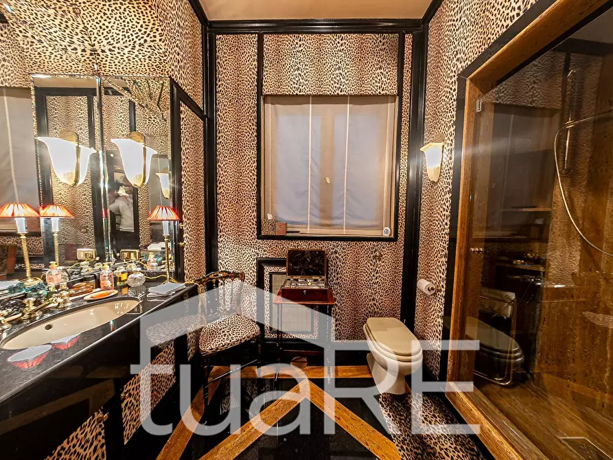 Immagine 21 di Appartamento in vendita  in Via Archimede a Roma