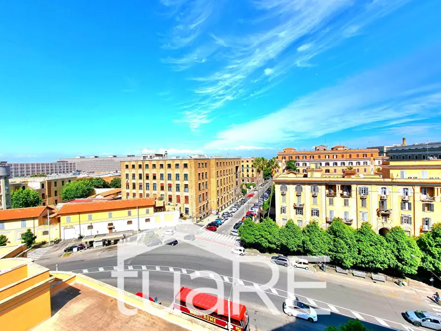 Immagine 25 di Attico in vendita  in Viale Castro Pretorio a Roma