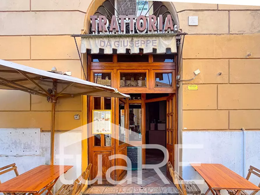 Immagine 28 di Locale commerciale in vendita  in Piazza Alessandria a Roma