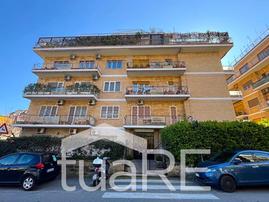 Immagine 26 di Attico in vendita  in Via Giuseppe Taverna a Roma