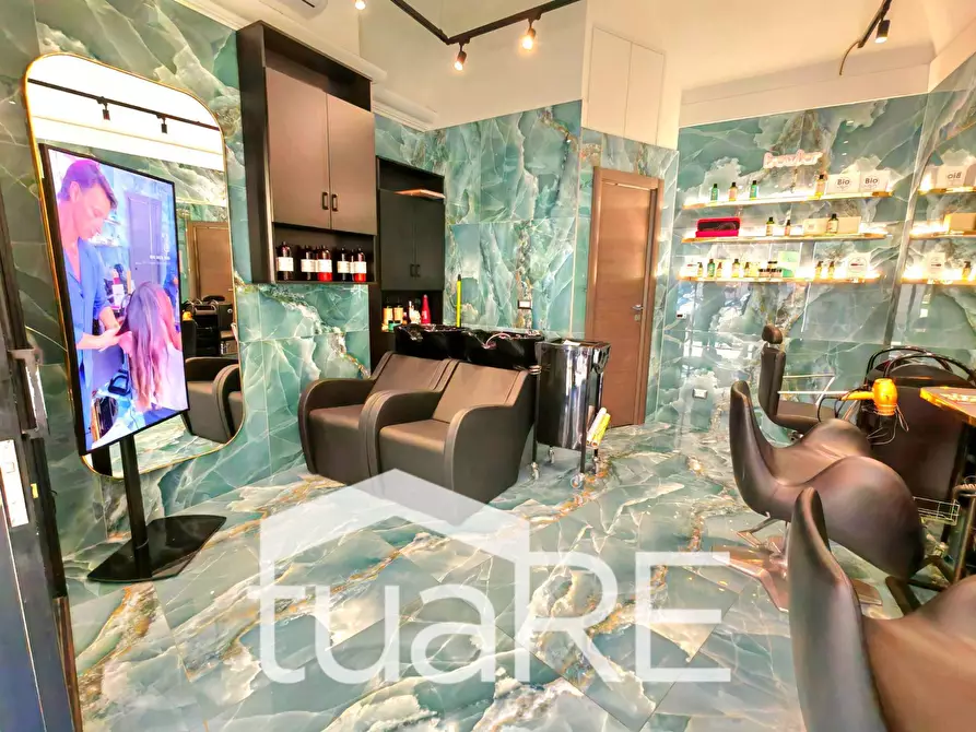 Immagine 20 di Locale commerciale in vendita  in Via Di Ripetta a Roma