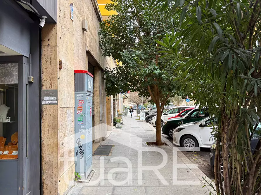 Immagine 20 di Negozio in vendita  in Via Sambucuccio D'alando a Roma