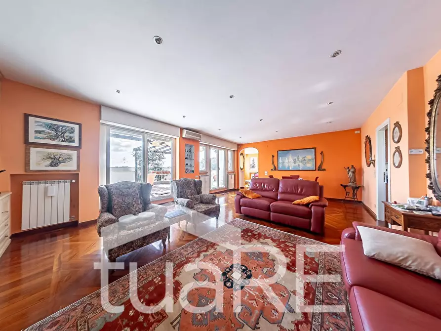 Immagine 3 di Attico in vendita  in Via Dei Colli Della Farnesina a Roma