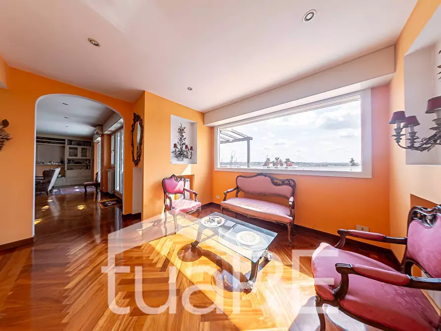 Immagine 5 di Attico in vendita  in Via Dei Colli Della Farnesina a Roma