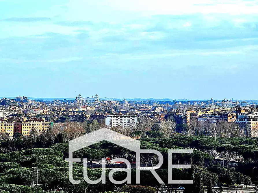 Immagine 9 di Attico in vendita  in Via Dei Colli Della Farnesina a Roma