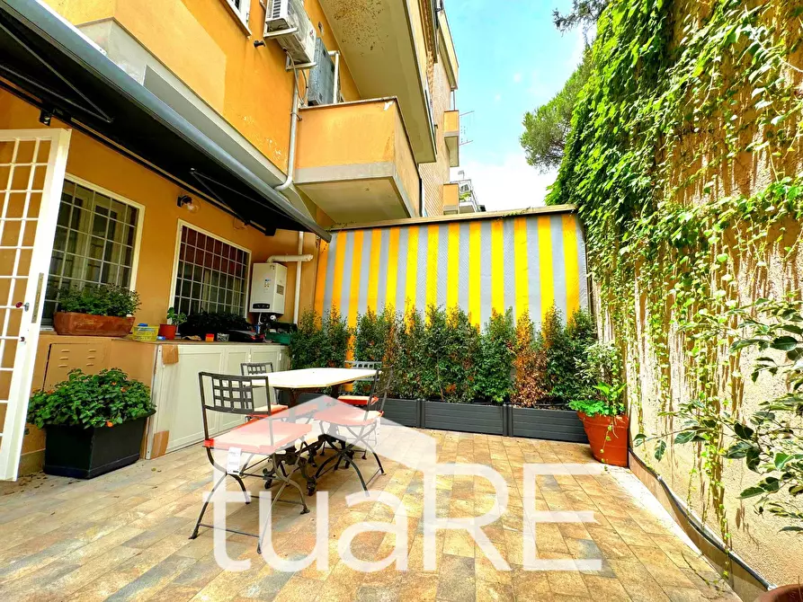 Immagine 5 di Appartamento in vendita  in Via Enrico Besta a Roma