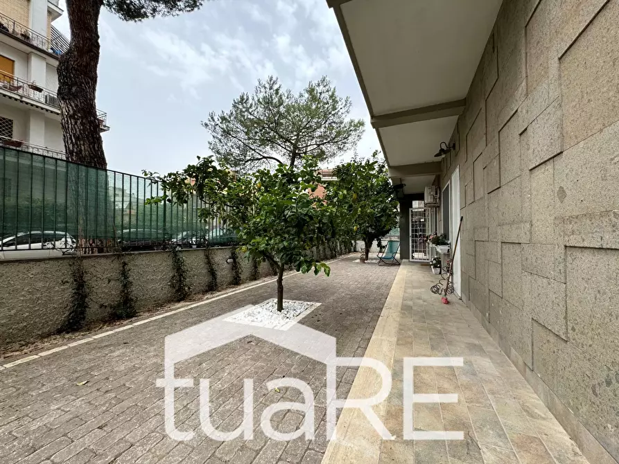 Immagine 13 di Appartamento in vendita  in Via Enrico Besta a Roma