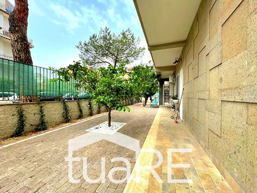 Immagine 21 di Appartamento in vendita  in Via Enrico Besta a Roma