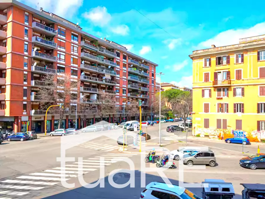 Immagine 12 di Appartamento in vendita  in Via Panfilo Castaldi a Roma
